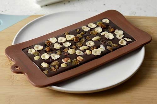 make your own chocolate bar using silicone moulds