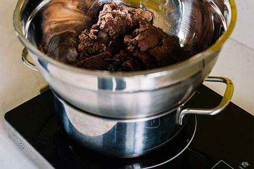 How to melt chocolate properly in double boiler